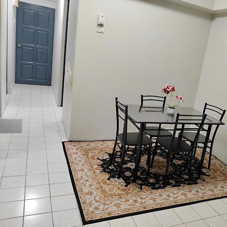 Nur Homestay Permai Damansara Damai بيتالينغ جايا المظهر الخارجي الصورة